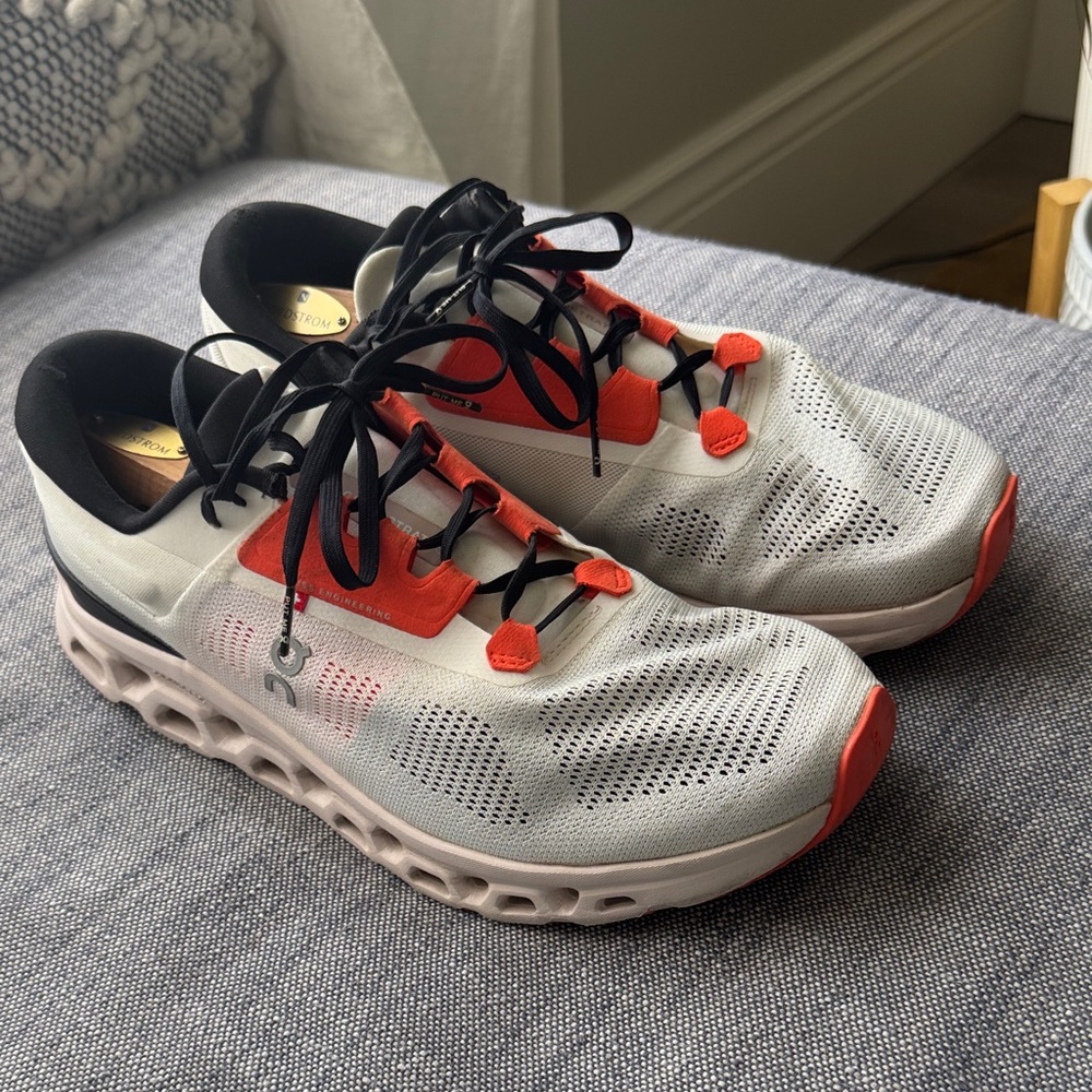 On Running Athletic Shoes - Gray and Red
